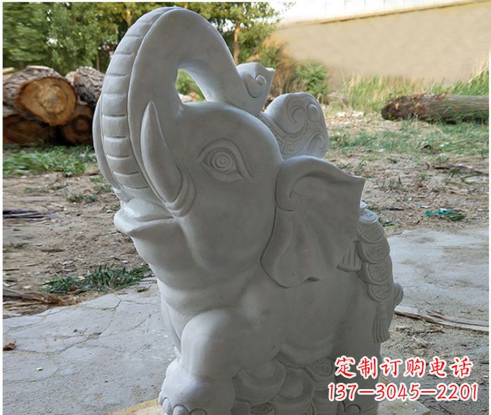 无锡象鼻朝天脚踩元宝的大象石雕