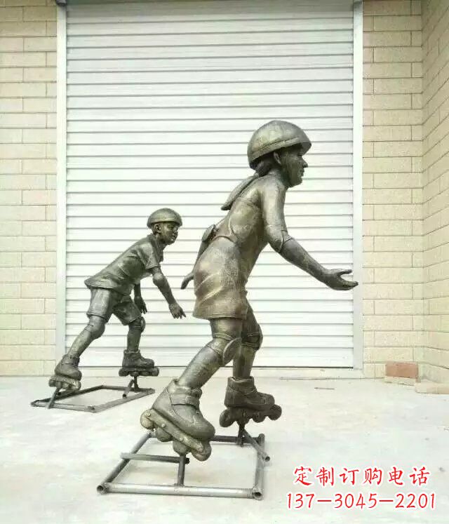 无锡小孩玩轮滑公园人物铜雕
