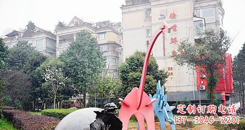 无锡小区破壳而出的小恐龙景观铜雕