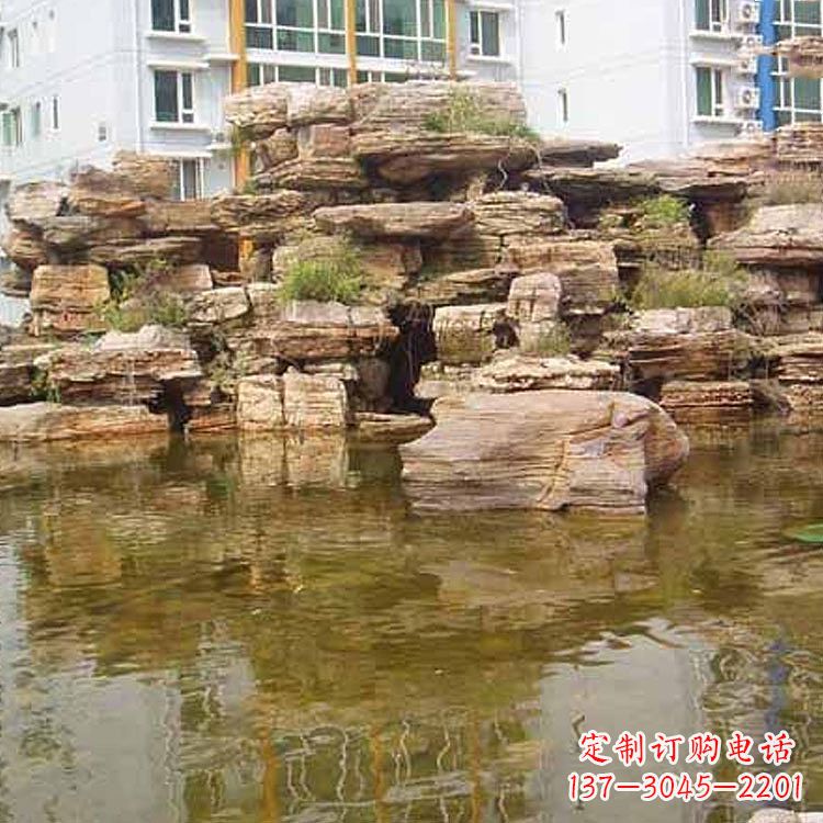 无锡小区庭院假山鱼池