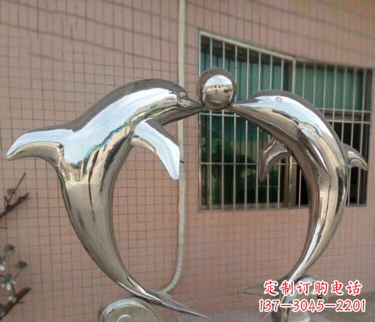无锡校园不锈钢海豚顶球雕塑