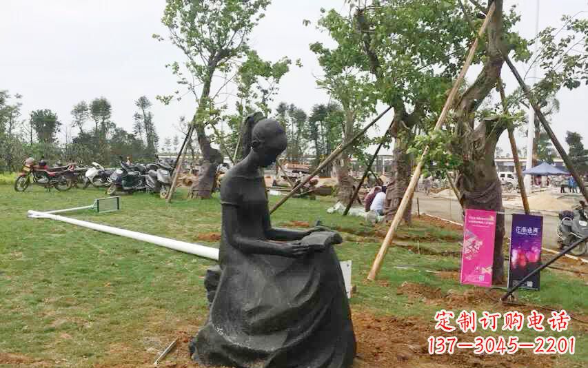 无锡校园看书女孩雕塑