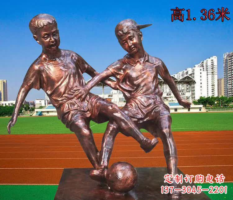 无锡学校铜雕踢足球儿童