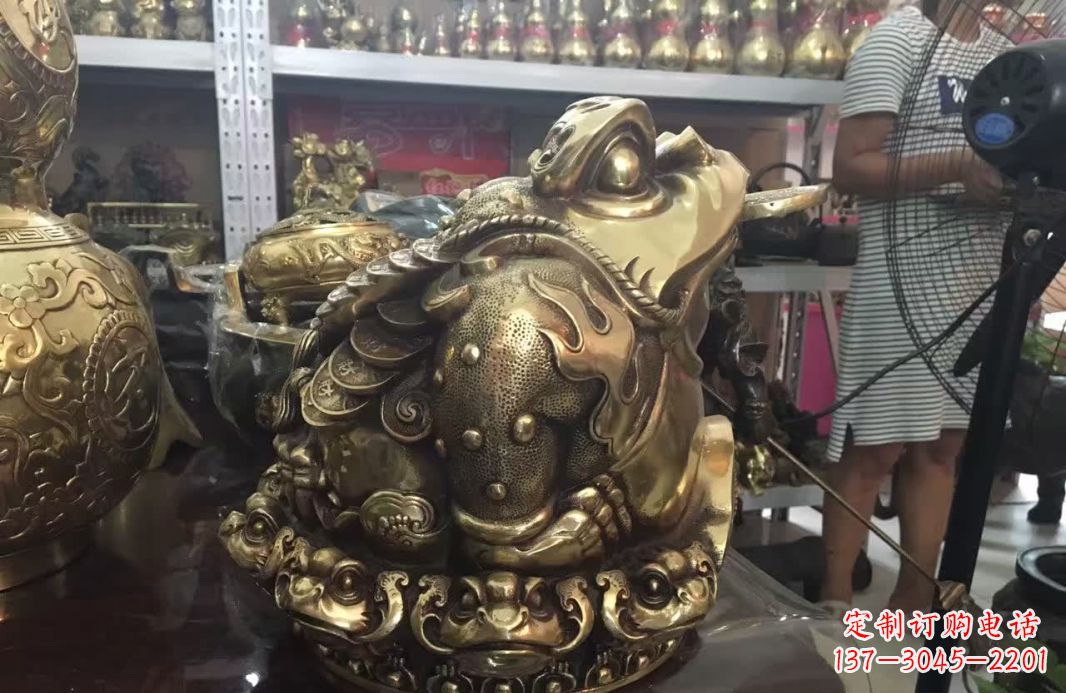 无锡招财金蟾动物铜雕
