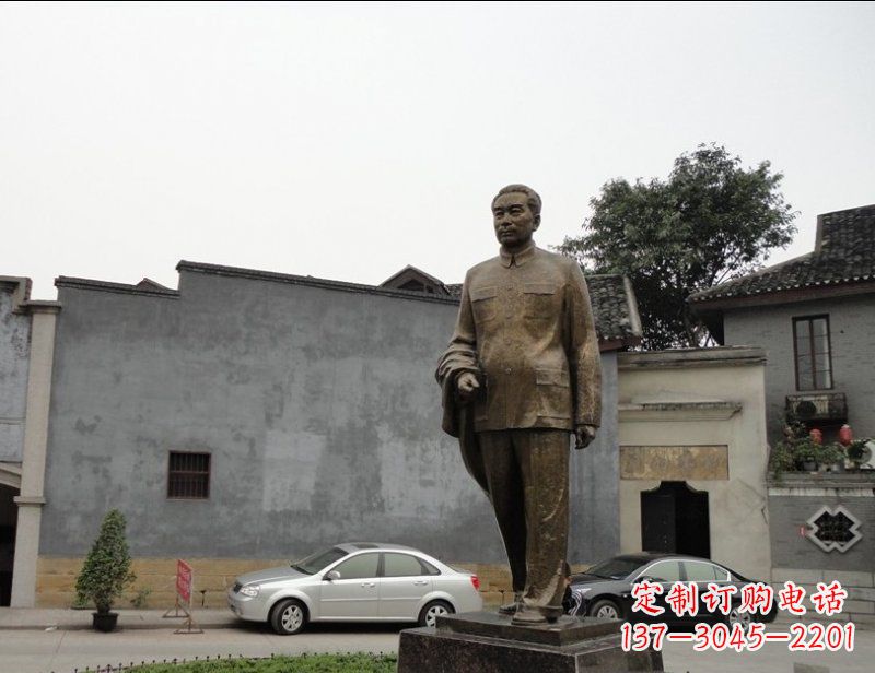 无锡周恩来广场伟人铜雕
