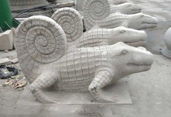 无锡园林水池水景鳄鱼砂岩喷水雕塑