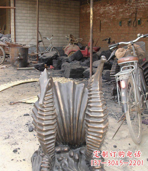 无锡铸铜海马小区动物铜雕