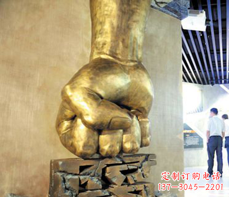 无锡反腐廉政文化拳头雕塑