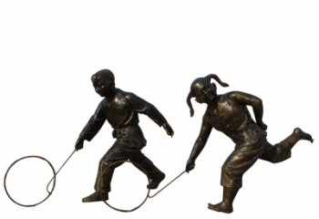 无锡公园滚铁环的儿童铜雕